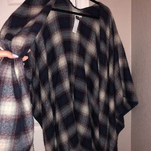 Over the shoulder shawl